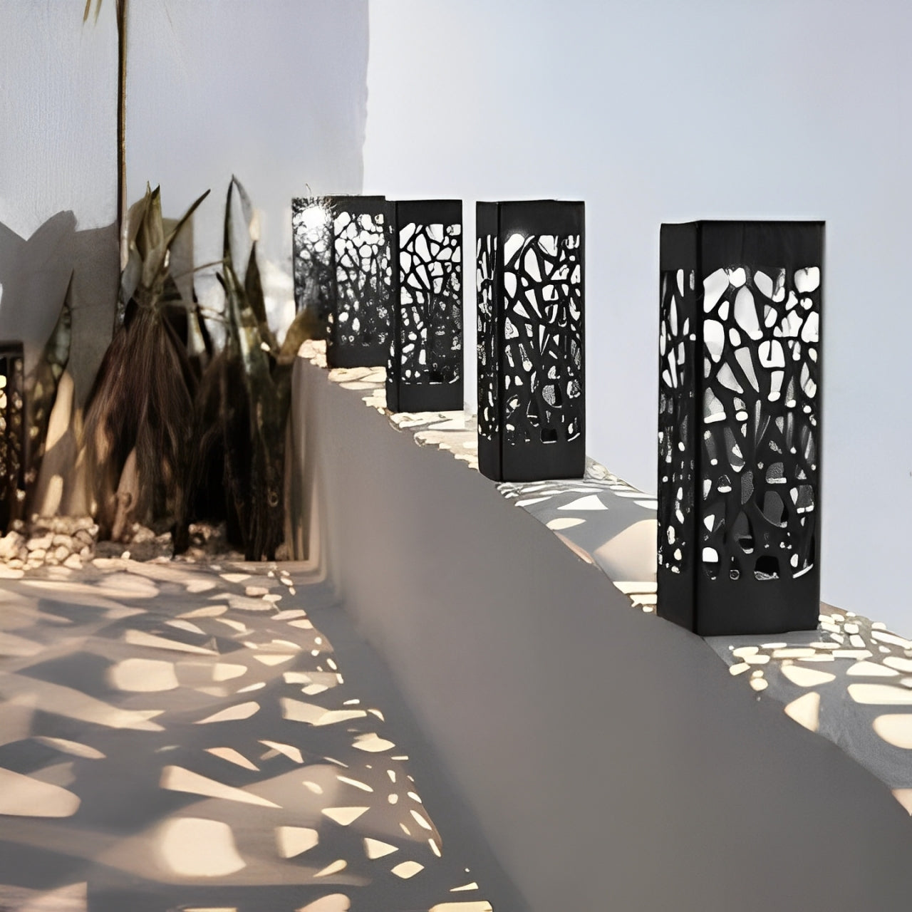 Anakre - Solar Garden Light Pole - Wireless Solar Outdoor Lamp