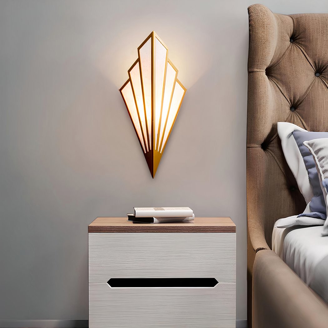 Anakre - Wall lamp with geometric diamond design
