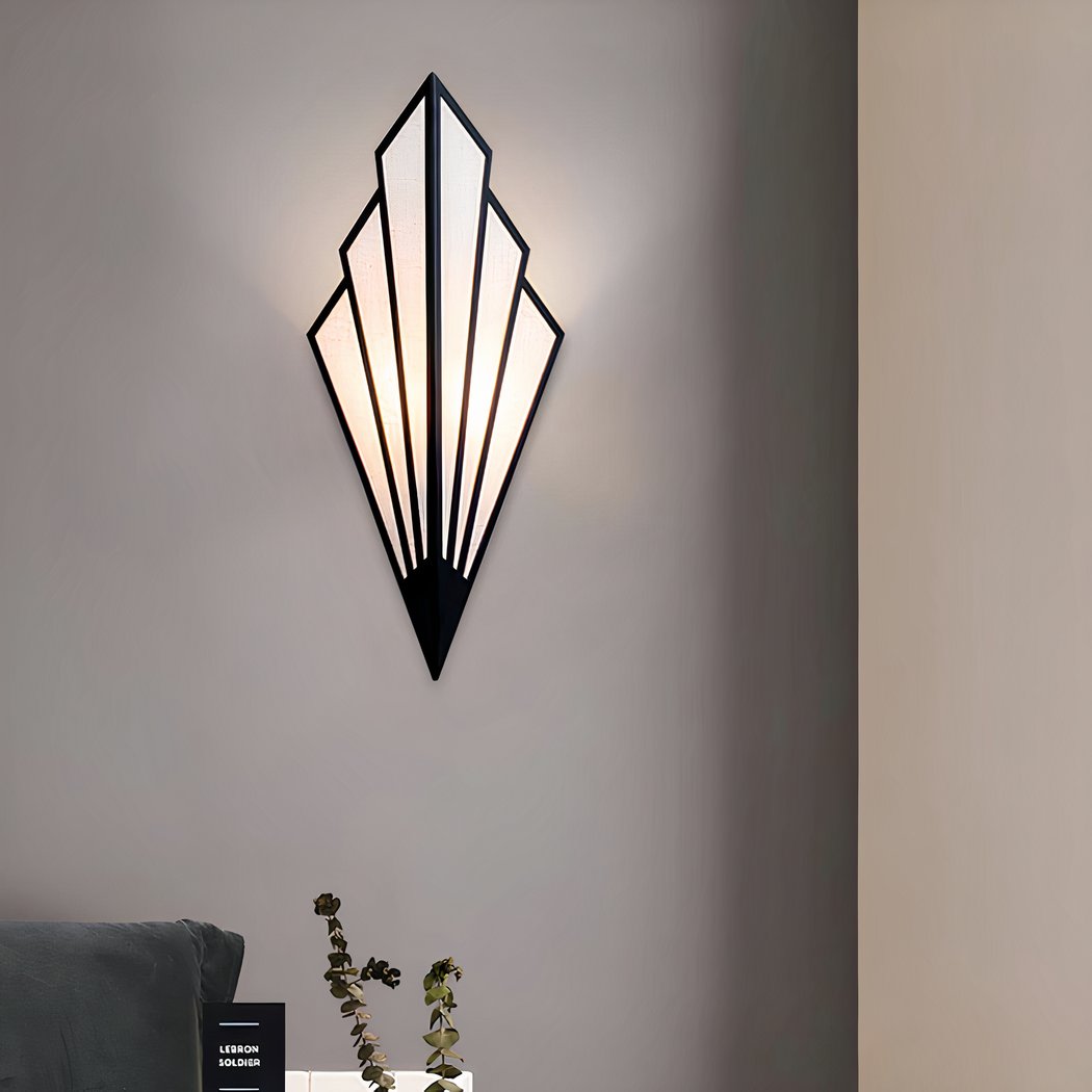 Anakre - Wall lamp with geometric diamond design