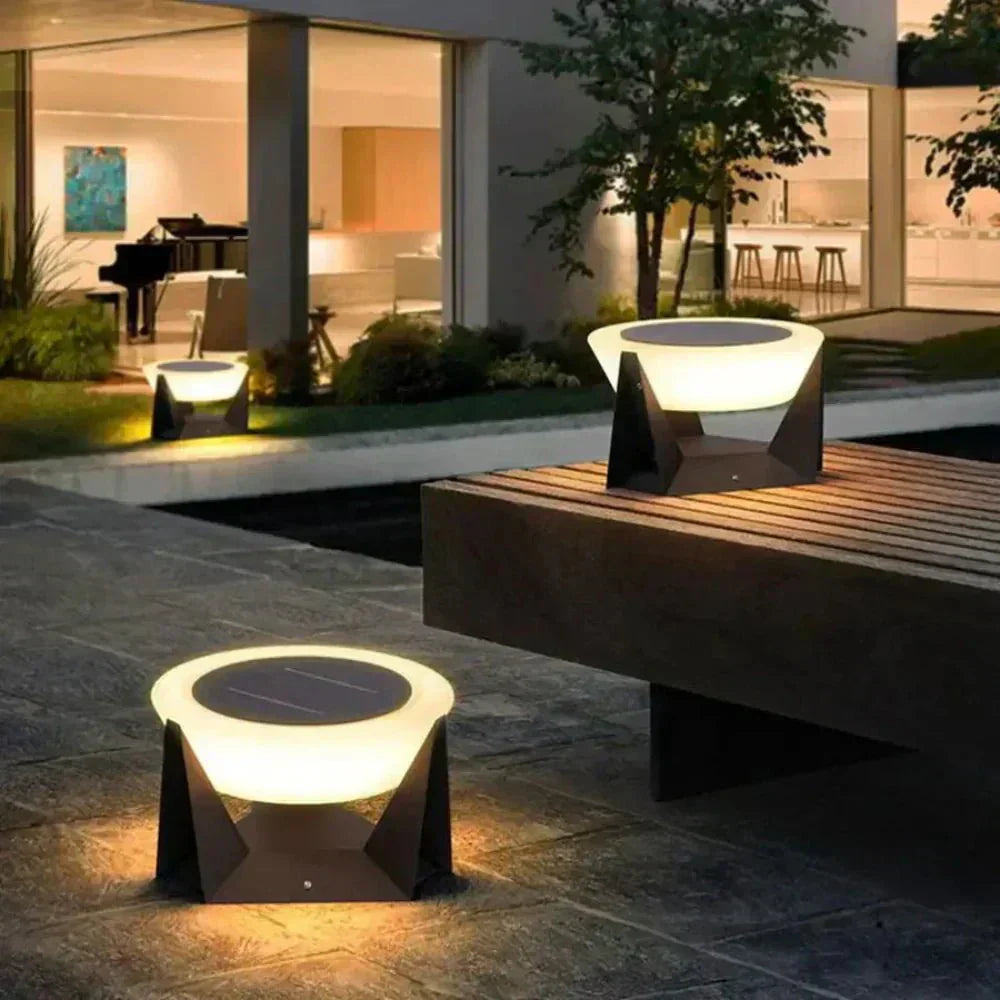 Elegant Solcrest Entrance Solar Lamp Outdoor Garden Light