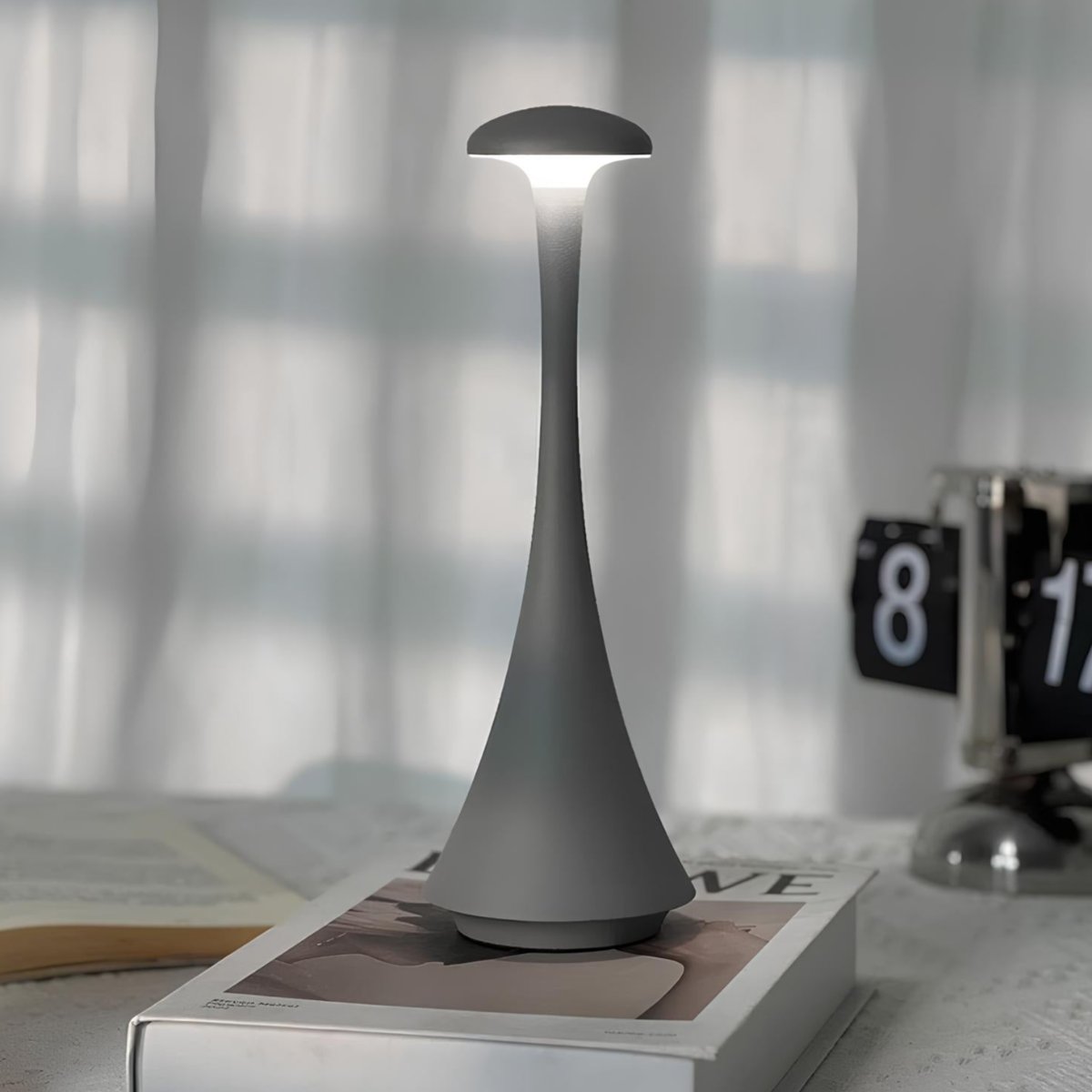 LumaPulse Wireless Touch Lamp Sleek and Dimmable Lighting