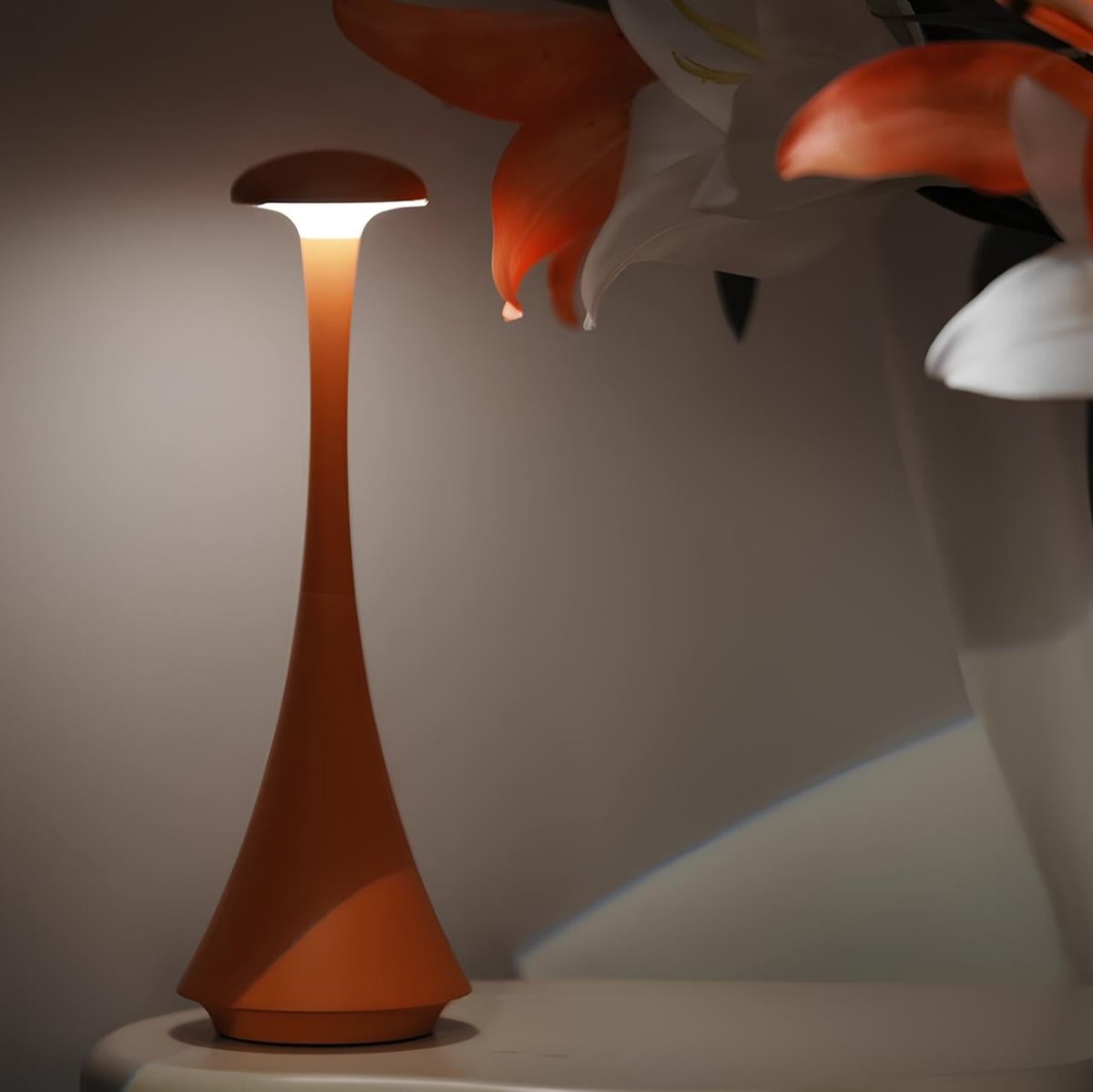 LumaPulse Wireless Touch Lamp Sleek and Dimmable Lighting