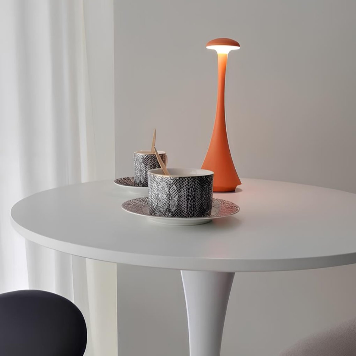 LumaPulse Wireless Touch Lamp Sleek and Dimmable Lighting