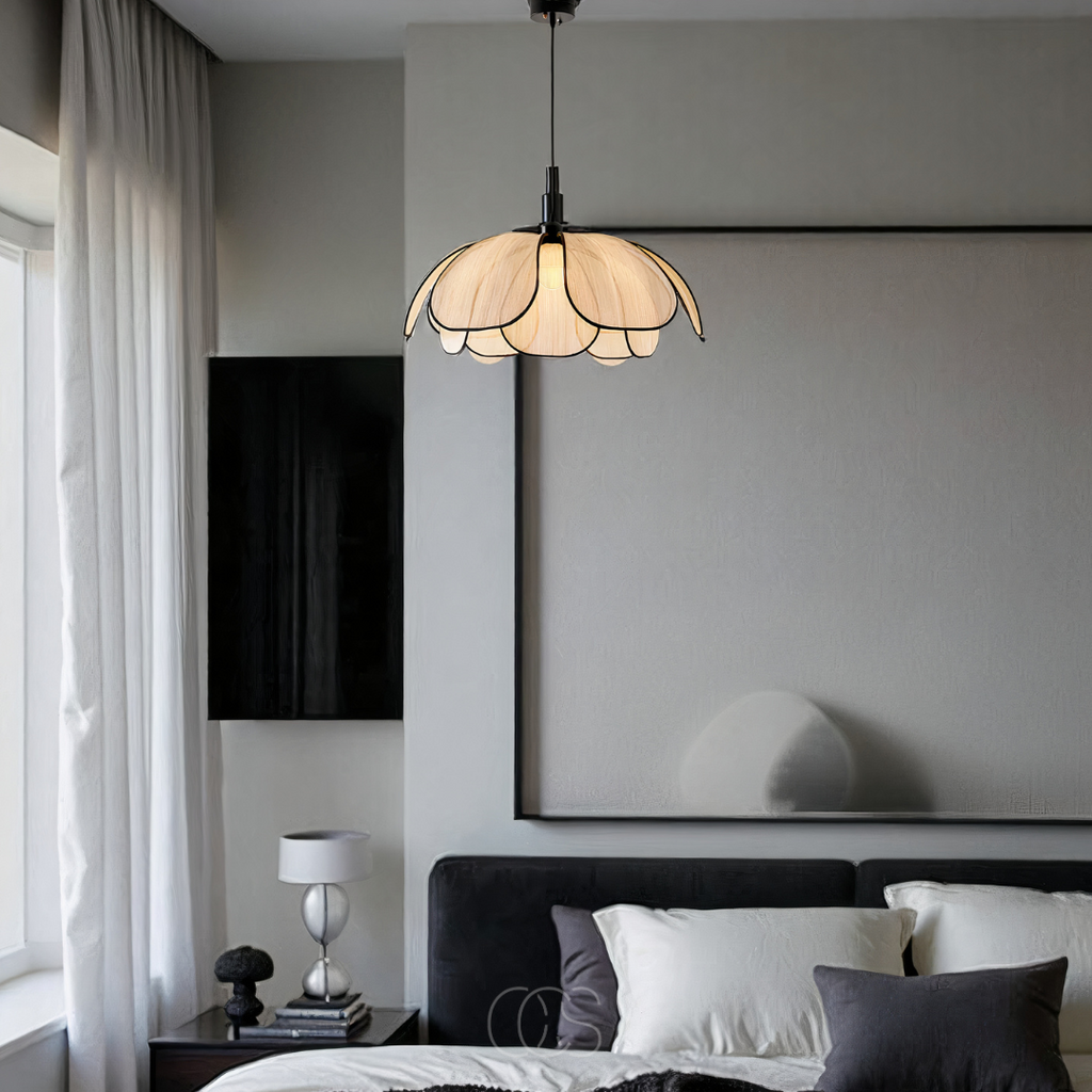 Anakre - Flower-shaped Rattan Pendant Lamp with Black Accents